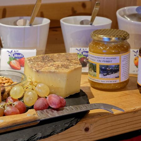 Auberge Des Glaciers Orsieres Bagian luar foto